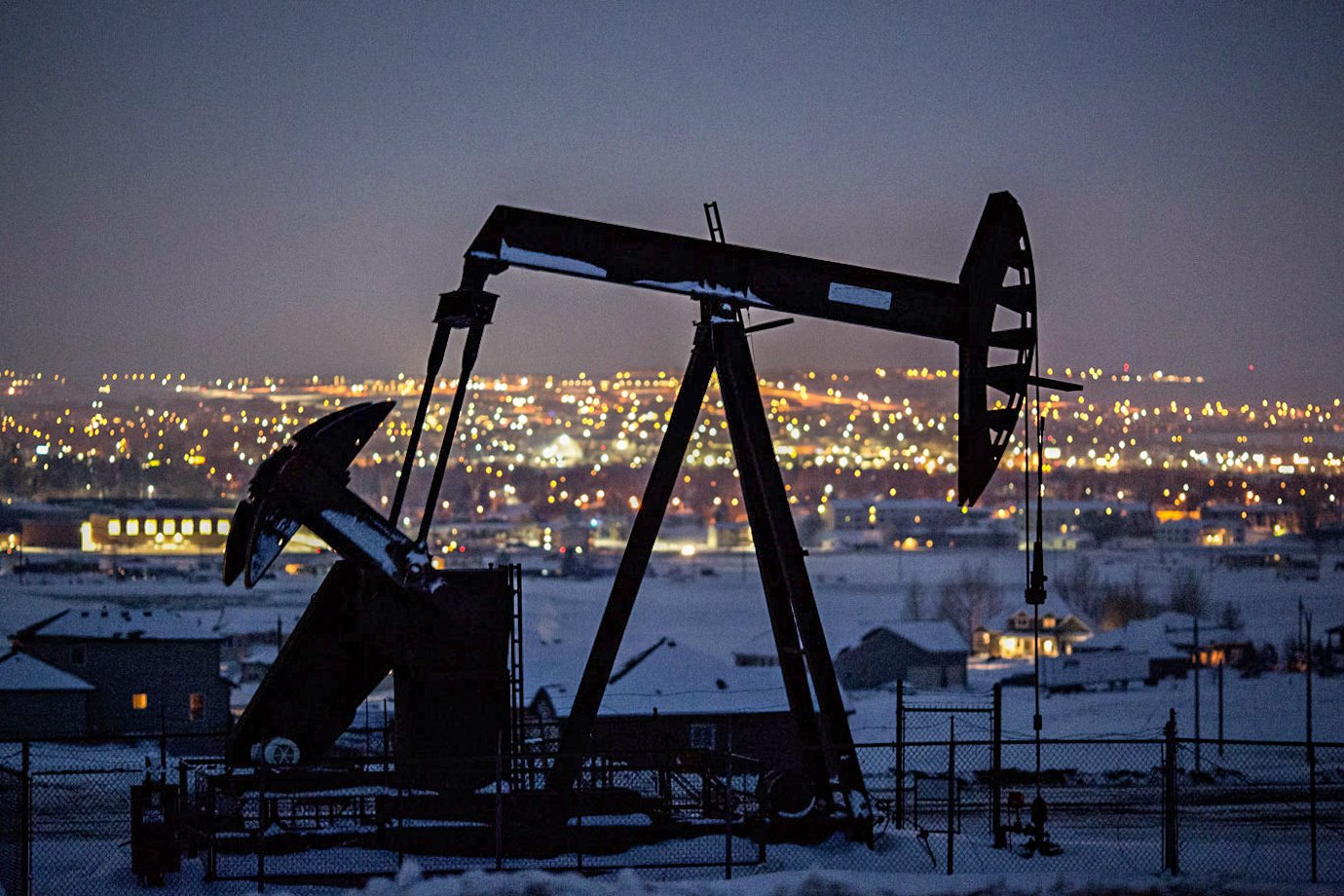 O petróleo está bombando no mundo inteiro, menos na América latina