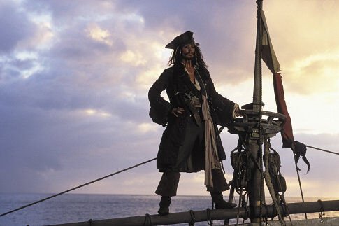 Ator diz que Disney deve fazer novo filme de "Piratas do Caribe"