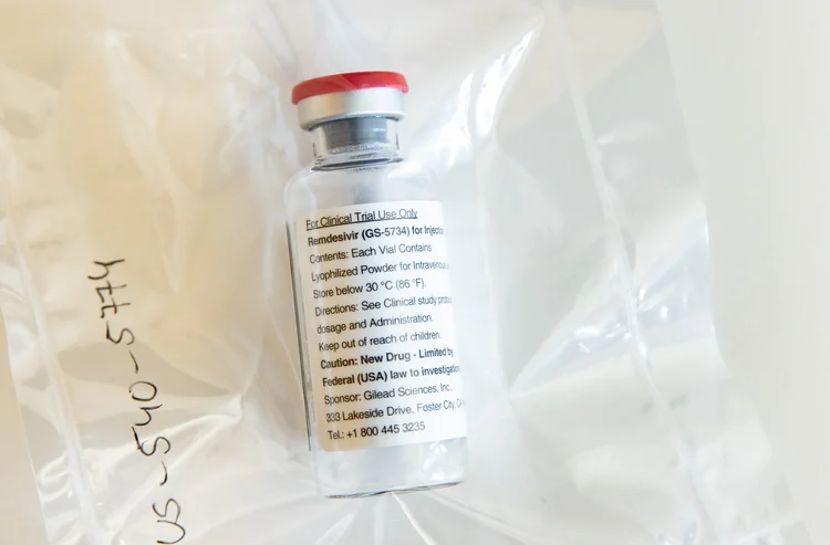Gilead: doará as primeiras 1,5 milhão de doses de remdesivir (Ulrich Perrey / POOL/AFP)