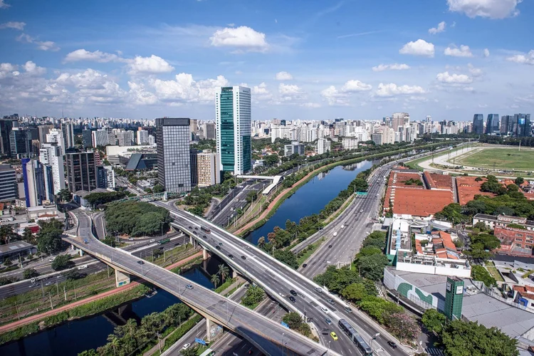 São Paulo: cidade está vazia por causa do isolamento social determinado na busca de conter a disseminação do coronavírus (Germano Lüders/Exame)