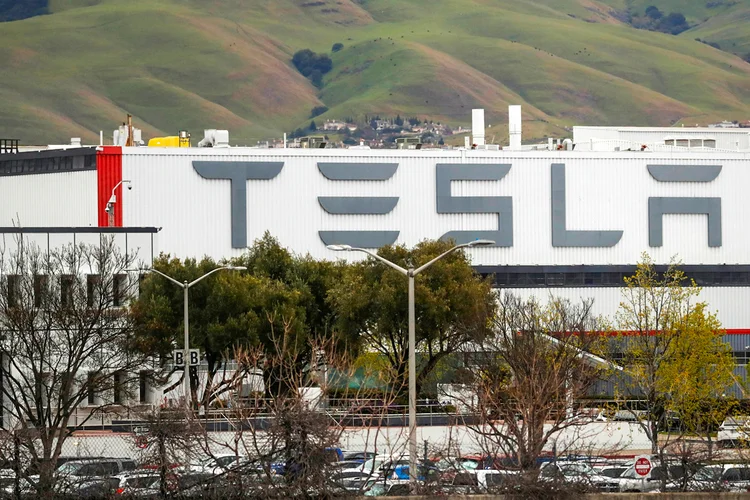 Fábrica da Tesla na Califórnia: empresa deve ser impactada ao longo de 2020 com queda nas vendas de carros e recessão global / REUTERS/ (Shannon Stapleton/Reuters)