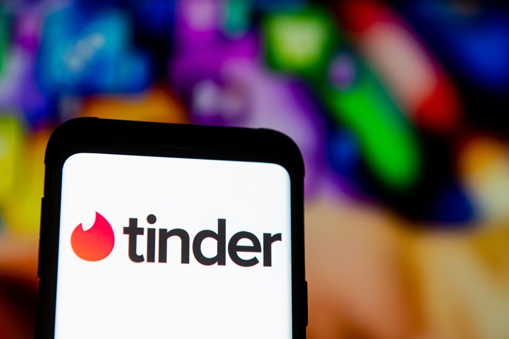Tinder: aplicativo de relacionamento está investindo na segurança dos usuários (Mateusz Slodkowski/SOPA Images/LightRocket/Getty Images)