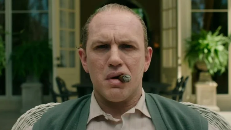 Tom Hardy com Al Capone: novo filme chega em maio (Divulgação/Divulgação)
