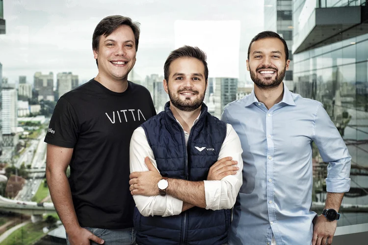 Márcio Dantas, Tiago Barros e João Gabriel Alkmim, fundadores da Vitta: startup, fundada em 2014, oferece uma plataforma de prontuário eletrônico e gestão de planos de saúde para clínicas médicas (Vitta/Divulgação)