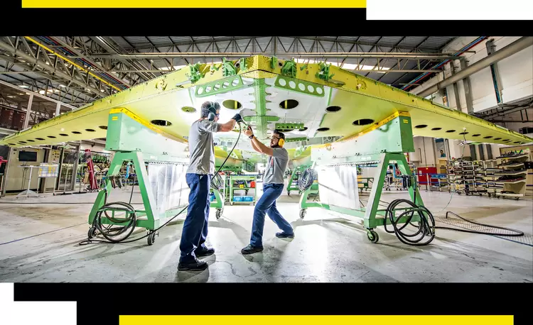 Fábrica da Embraer: fabricante brasileira de aviões luta para se reestruturar e sobreviver à crise (Alexandre Battibugli/Exame)