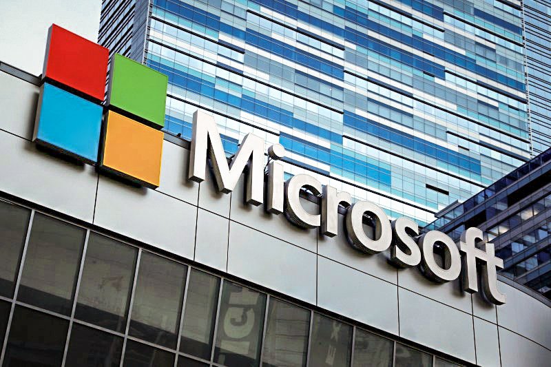 Microsoft:receita do segmento Intelligent Cloud cresceu 17%, para 13,4 bilhões dólares, com um aumento de 47% no Azure (Mike Blake/Reuters)