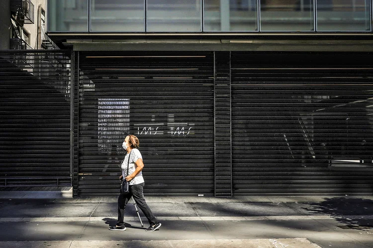Loja fechada em São Paulo: a cada duas semanas a mais de isolamento, o PIB do país cai 0,70 ponto porcentual (Amanda Perobelli/Reuters)