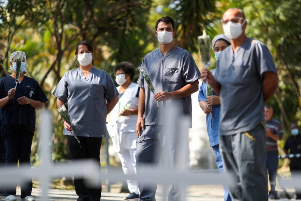 Profissionais de saúde: falta de EPI é ponto de tensão para a contaminação dos trabalhadores (Amanda Perobelli/Reuters)