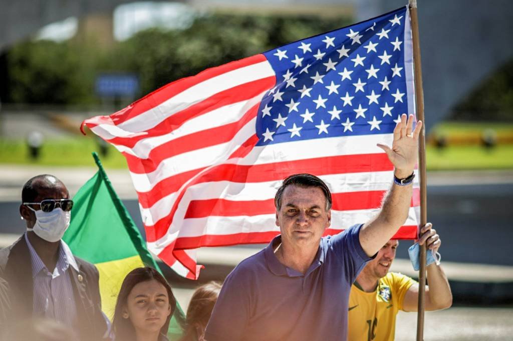O presidente Jair Bolsonaro durante protesto em Brasília: ida de presidente brasileiro à comemoração do feriado americano era incomum (Ueslei Marcelino/Reuters)
