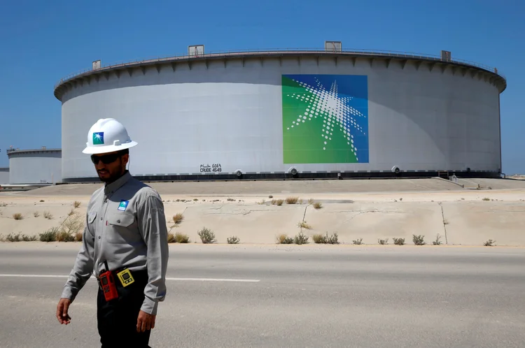Aramco: lucro da companhia da Arábia Saudita subiu 90% no trimestre (Ahmed Jadallah/Reuters)
