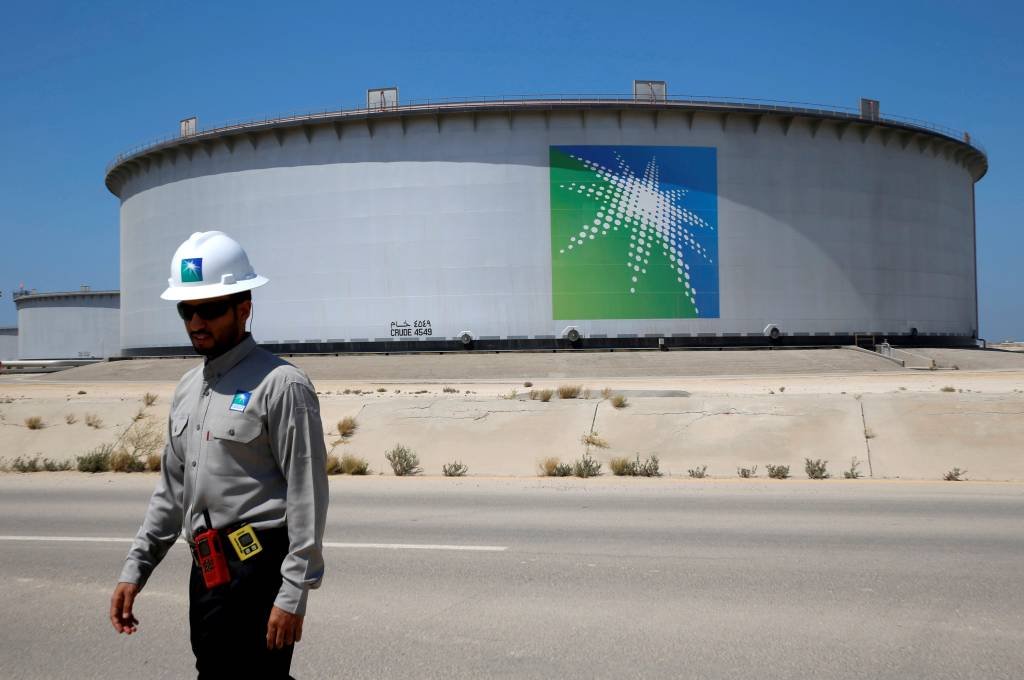 Aramco: lucro da companhia da Arábia Saudita subiu 90% no trimestre (Ahmed Jadallah/Reuters)