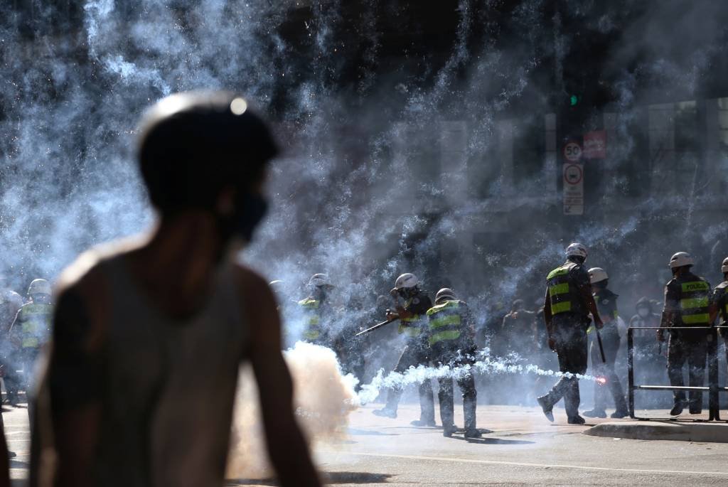 Movimentos pró-democracia remarcam atos para o Largo do Batata, em SP