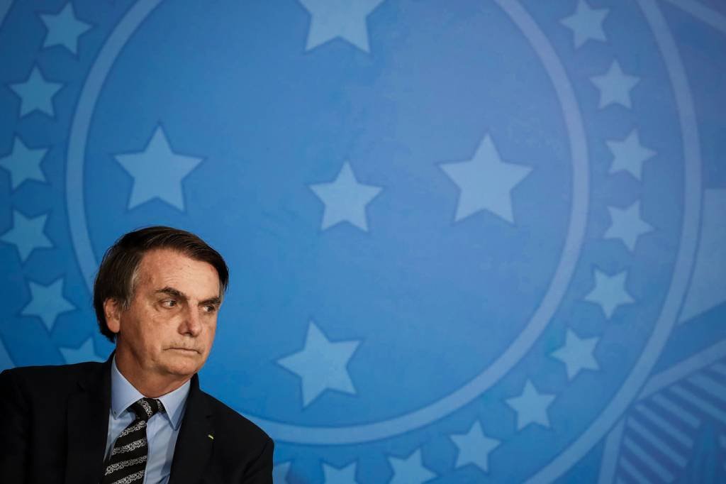 Bolsonaro paga R$ 6,2 bi em emendas a parlamentares e atinge recorde