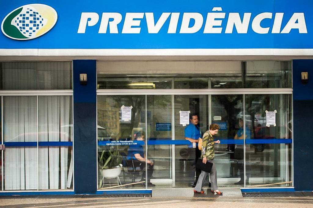 O prazo final, determinado em razão do último dia de expediente bancário do ano, também se aplica a convênios de servidores e empregados públicos (Marcelo Camargo/Agência Brasil)