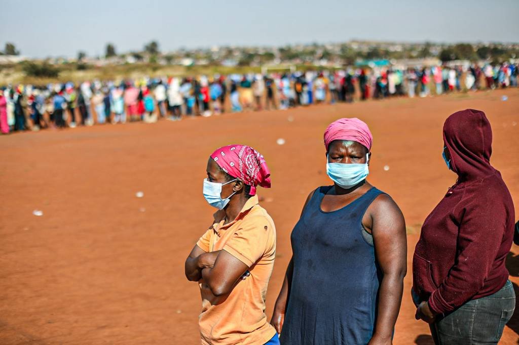 África do Sul: foto foi tirada em região onde maioria dos casos é registrada por agências de saúde do país (Siphiwe Sibeko/Reuters)