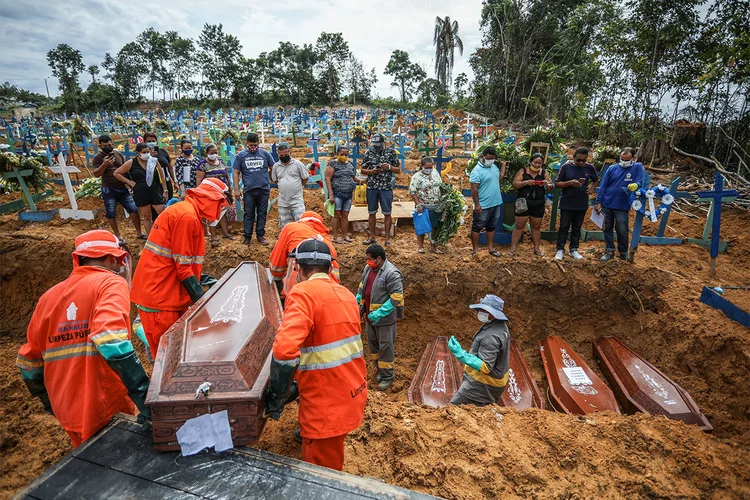 Coronavírus: há 22.666 óbitos e 363.211 casos confirmados no Brasil (Bruno Kelly/Reuters)
