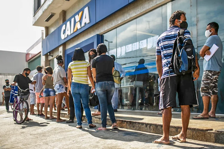 Auxílio emergencial: para esse pagamento, não há calendário de acordo com o mês de nascimento (Bruna Prado/Getty Images)