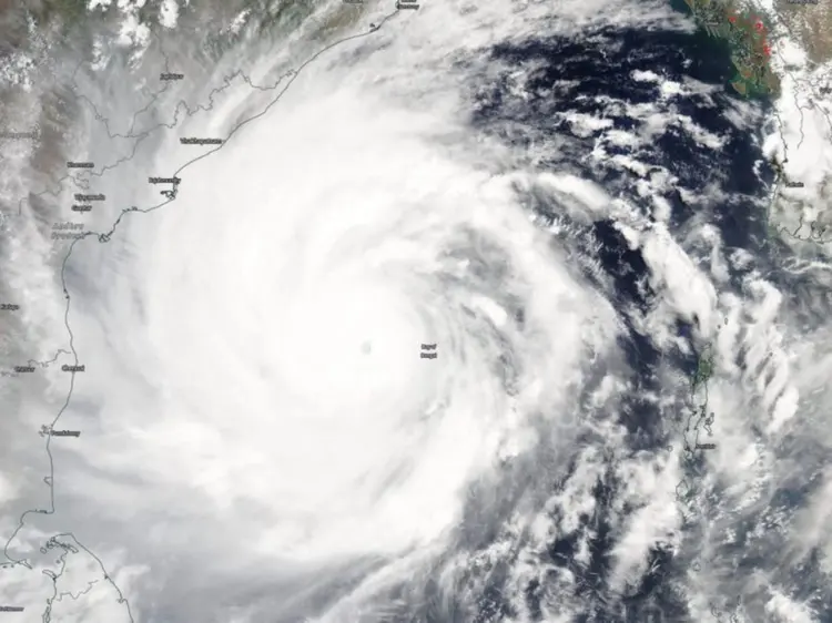 A chegada de um ciclone extratropical próximo do litoral de Santa Catarina e do Rio Grande do Sul provocou temporais em diferentes regiões do Sul (NASA Worldview/Reprodução)