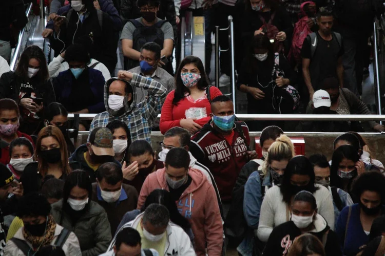 Coronavírus no Brasil: inicialmente, pico da pandemia era previsto para o fim de abril, mas números de casos continua crescendo (NurPhoto/Getty Images)