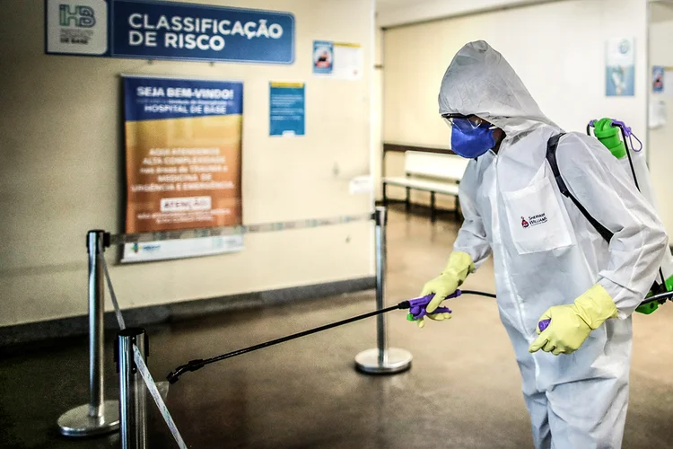 Coronavírus: hospitais foram invadidos após pedido do presidente Bolsonaro (Ueslei Marcelino/Reuters)