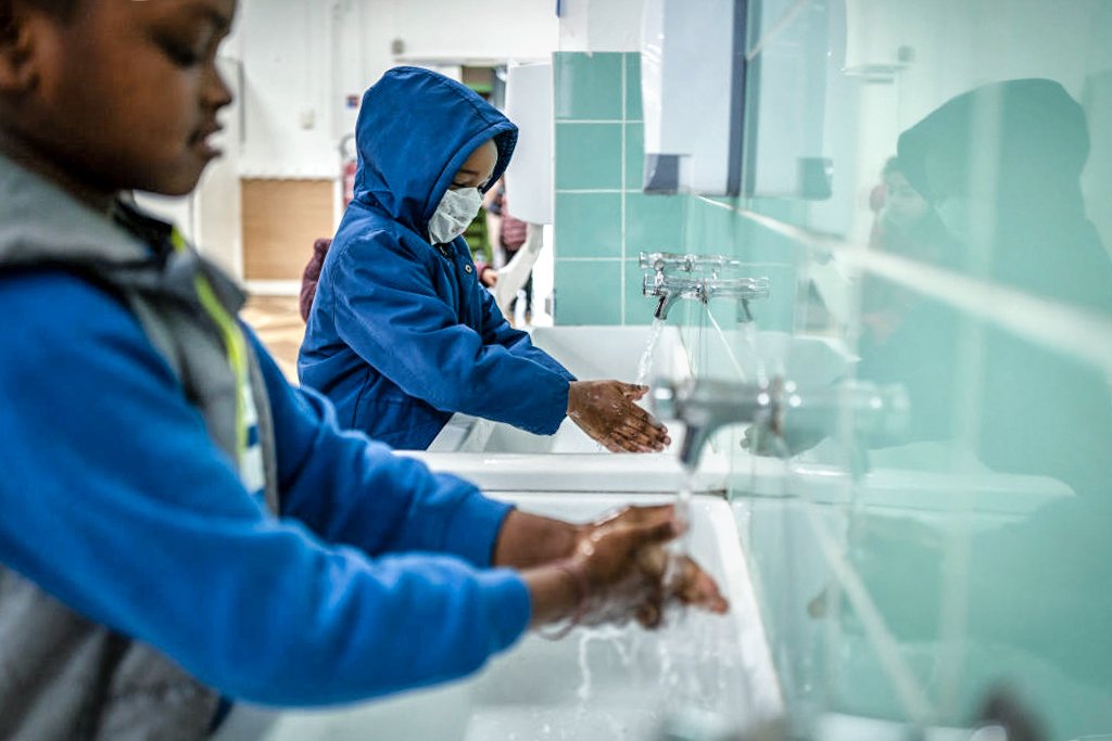 Volta às aulas: segurança sanitária, com distanciamento social e higienização, é essencial para a retomada (Veronique de Viguerie/Getty Images)