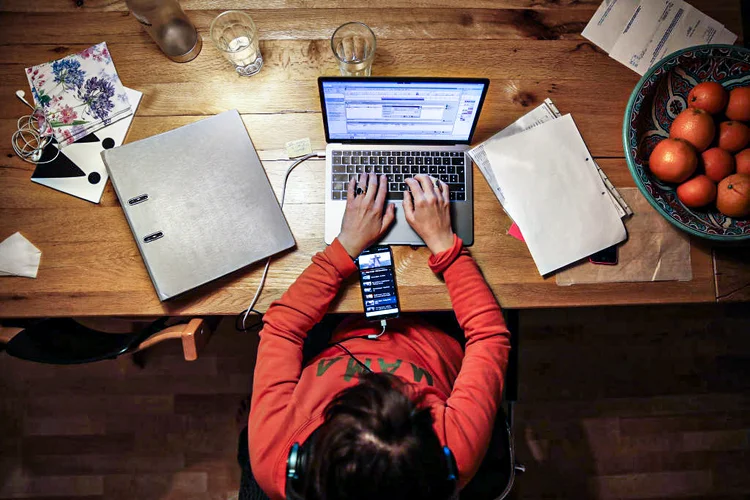 Oportunidade: há dezenas de eventos online gratuitos disponíveis para empreendedores (Stefan Wermuth/Bloomberg via Getty Images/Getty Images)