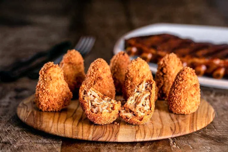 Coxinha de costela do Outback (Danilo Quadros/Reprodução)