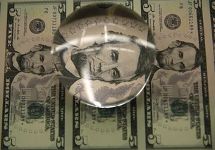 Morgan Stanley prevê enfraquecimento do dólar em 2026