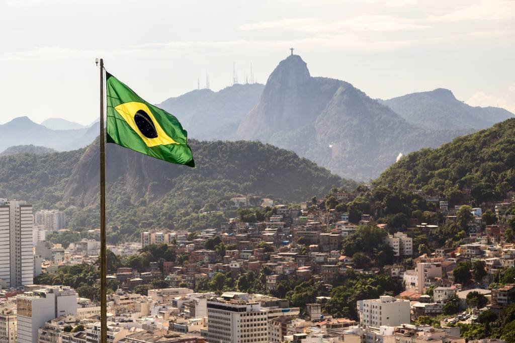 Dívida bruta brasileira só deve ser menor do que angolana entre emergentes