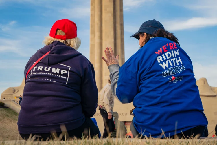 Eleições americanas: crise provocada pelo coronavírus está no centro do debate eleitoral (Kyle Rivas/Getty Images)