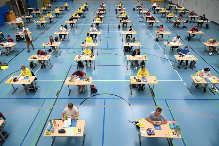 Associação apoia jornalistas interessados na cobertura de educação. (Felix Kästle/Getty Images)