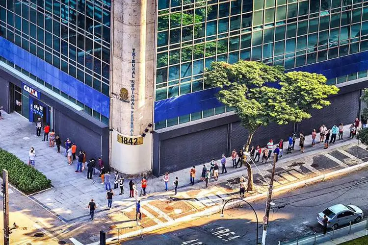 Fila da Caixa: banco diz continuar atento à situação das filas em todo o Brasil (Germano Lüders/Exame)