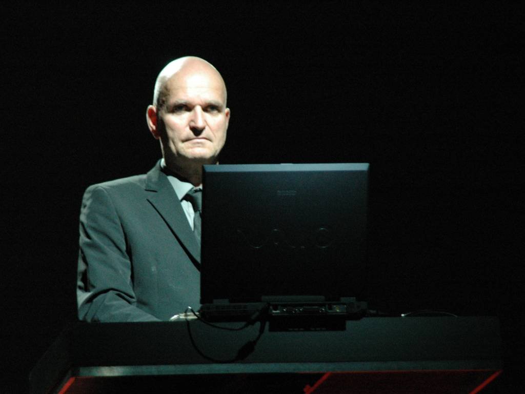 Florian Schneider, o "papa" da música eletrônica, morre aos 73 anos