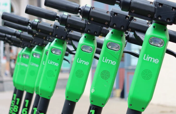 Lime: empresa poderá ser adquirida pela Uber no futuro (Gary Hershorn / Colaborador/Getty Images)