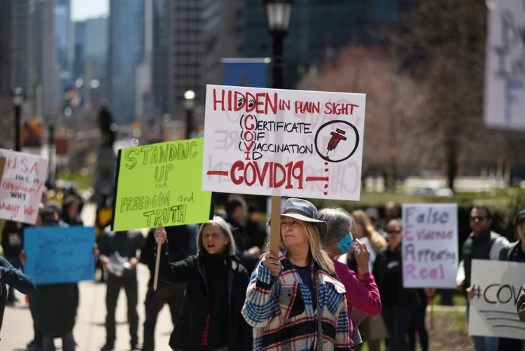 Antivacinação: Em 2019, OMS incluiu o movimento em relatório sobre os dez maiores riscos à saúde global (Arindam Shivaani/NurPhoto/Getty Images)