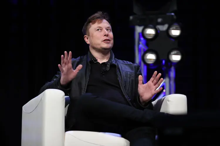 Elon Musk: empresário conseguiu a autorização para transportar astronautas a bordo de sua nave (Win McNamee / Equipe/Getty Images)