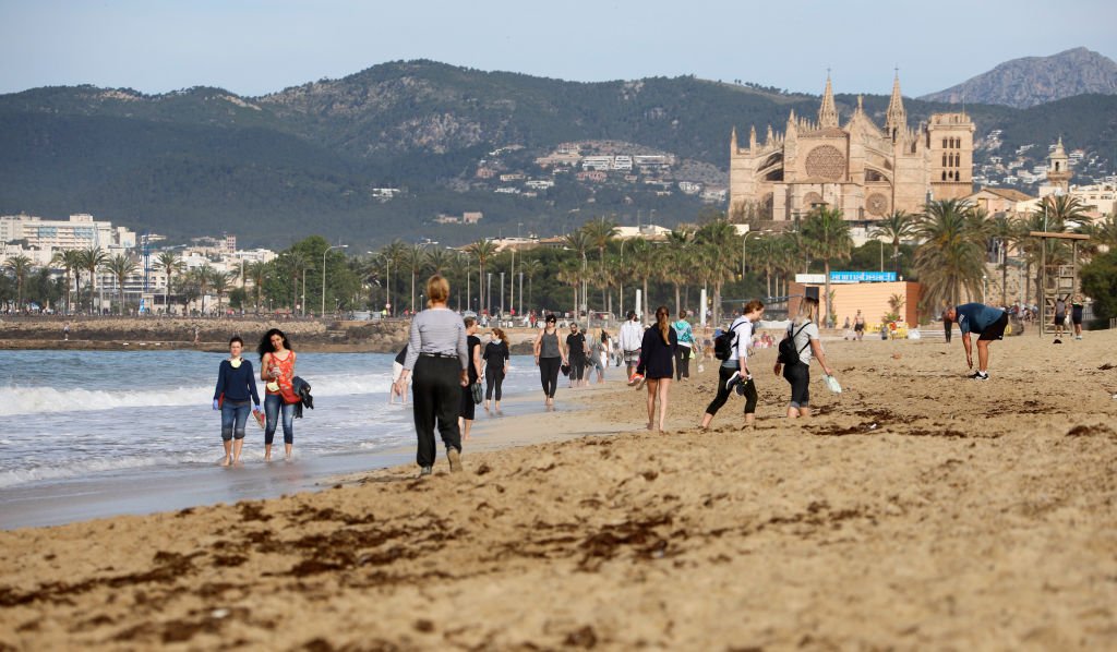 Espanha planeja abrir fronteiras aos turistas no final de junho