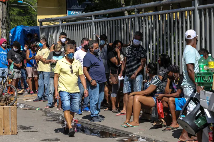 Rio de Janeiro: "Hoje há 400 pessoas esperando na fila por um leito de UTI", diz especialista (Luis Alvarenga/Getty Images)