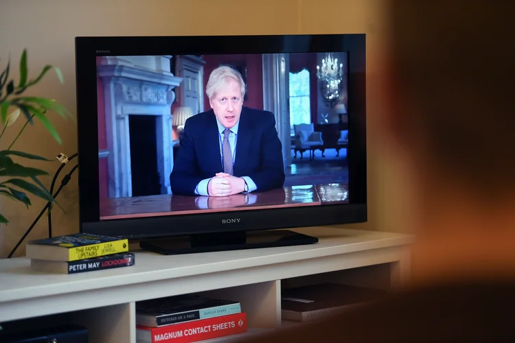 Boris Johnson em discurso na TV: o primeiro-ministro revelou um plano de reabertura em cinco etapas (Kirsty O'Connor/PA Images/Getty Images)