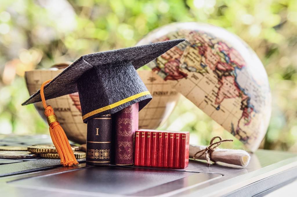 Veja 4 motivos para manter os planos de estudar no exterior