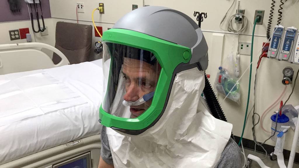 Cientistas criam capacete que protege médicos e enfermeiros do coronavírus