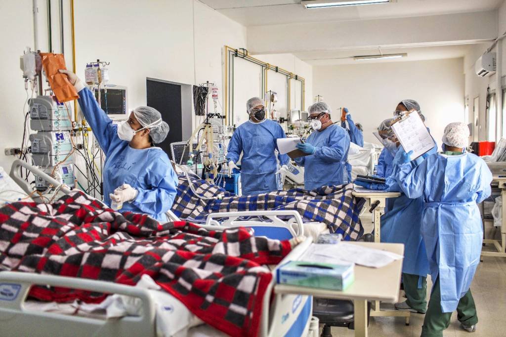 Hospital de campanha: Brasil tem taxa de recuperação de 40% (Getty Images/Bloomberg / Colaborador)