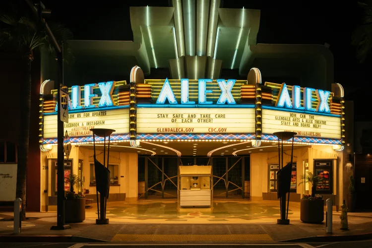 Cinema Alex Theater, em Glendale Califónia: cinemas esperam por reabertura (Kate Warren/The New York Times)