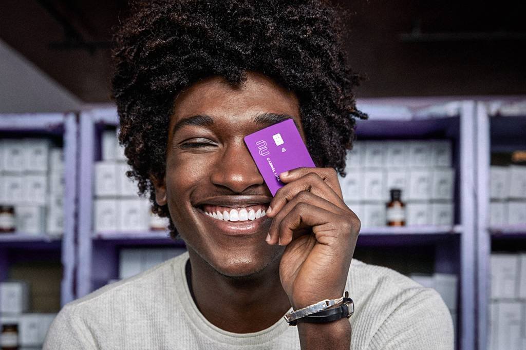 Nubank permite criar cartão virtual de débito para compras online