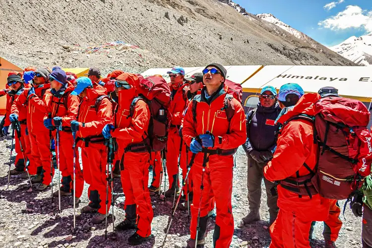 Everest: cume do monte fica entre o Nepal e a China (Agence France-Presse/AFP)