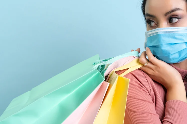 Gastar sem pensar e querer gratificações imediatas é um risco muito alto quando olhamos para o longo prazo | Foto: Getty Images (//Getty Images)
