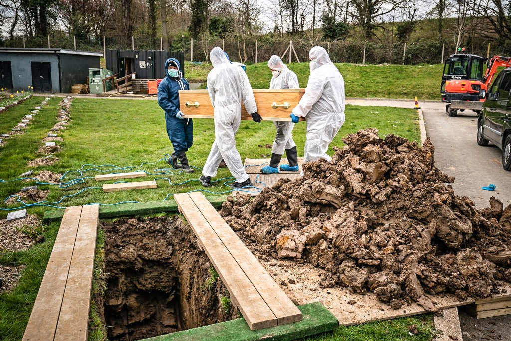 Isolamento britânico uma semana antes poderia ter reduzido mortes em 50%