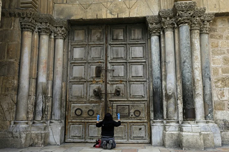 Santo Sepulcro em Jerusalém: número de visitantes limitado a 50 pessoas (Agence France-Presse/AFP Photo)