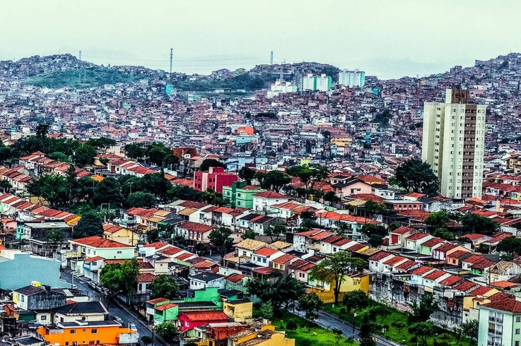 Risco de caos na saúde faz cidades do ABC paulista suspenderem as aulas