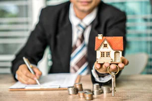 Imagem referente à matéria: China enfrenta alta de imóveis desocupados e queda dos preços no setor imobiliário